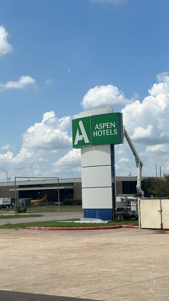 908 W G St, La Porte, TX à vendre - Photo du bâtiment - Image 2 de 23