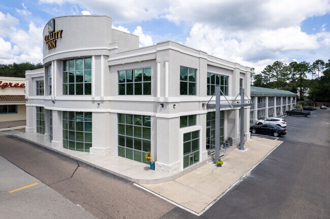 Plus de détails pour 7516 W Newberry Rd, Gainesville, FL - Services hôteliers à vendre