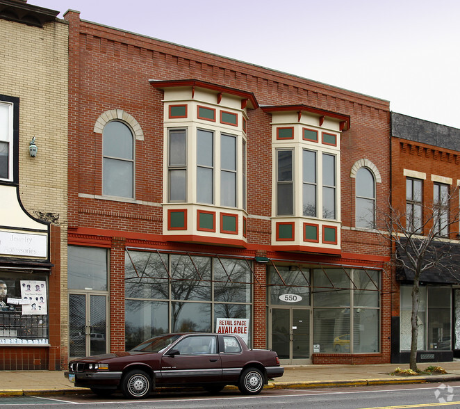 550-554 Broadway, Lorain, OH à vendre - Photo principale - Image 1 de 1