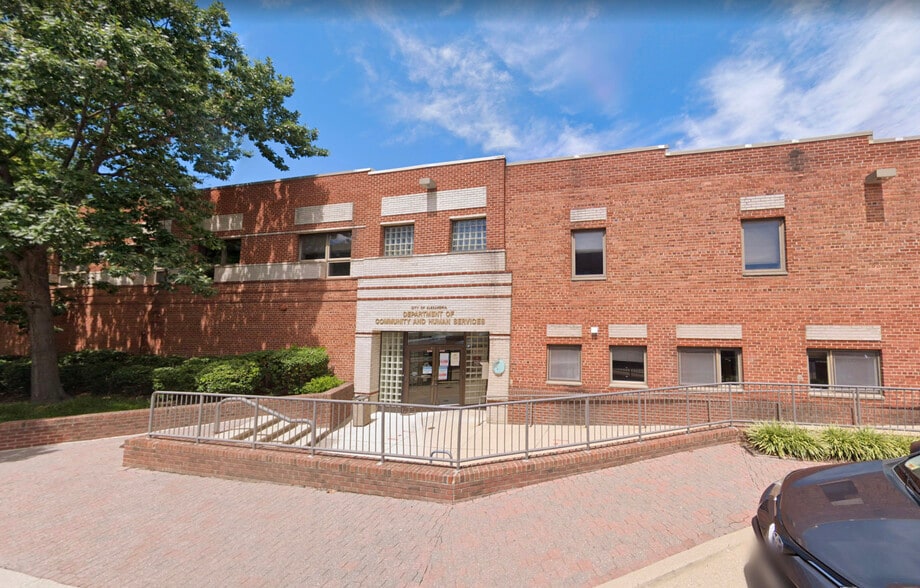 2401-2419 and 2525 Mt Vernon Ave portfolio of 5 properties for sale on LoopNet.ca - Building Photo - Image 1 of 10