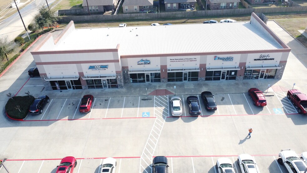2215 Rollingbrook Dr, Baytown, TX à vendre - Photo du bâtiment - Image 3 de 5