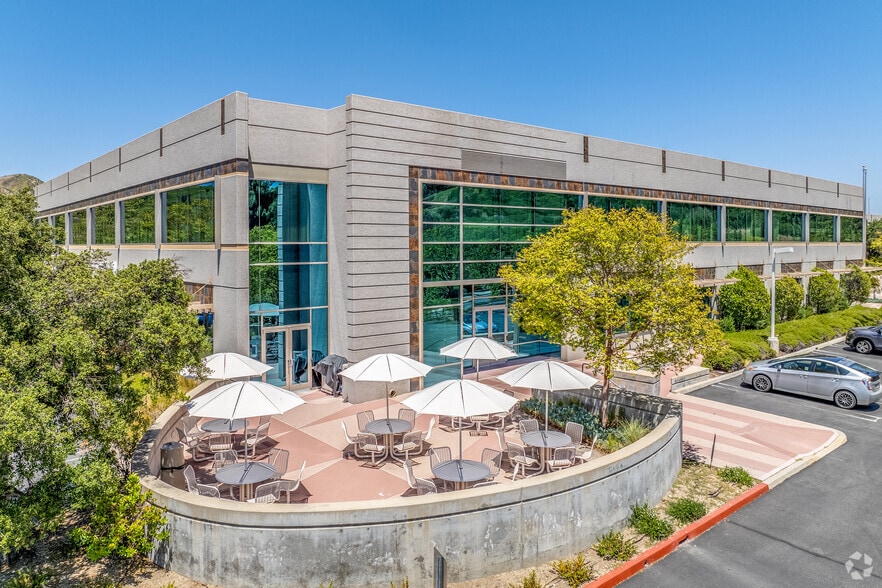 27349 Agoura Rd, Calabasas, CA for lease - Building Photo - Image 3 of 7