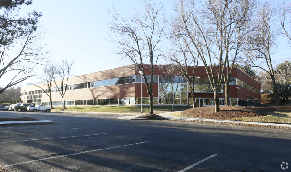 1 Radcliff Rd, Tewksbury, MA for lease - Primary Photo - Image 1 of 7