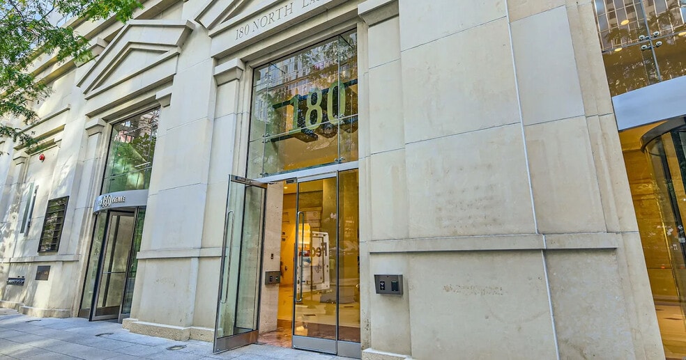180 N LaSalle St, Chicago, IL for lease - Building Photo - Image 3 of 6