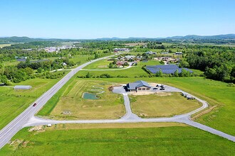 Deer Vw ln, New Haven, VT à louer Photo du bâtiment- Image 1 de 7