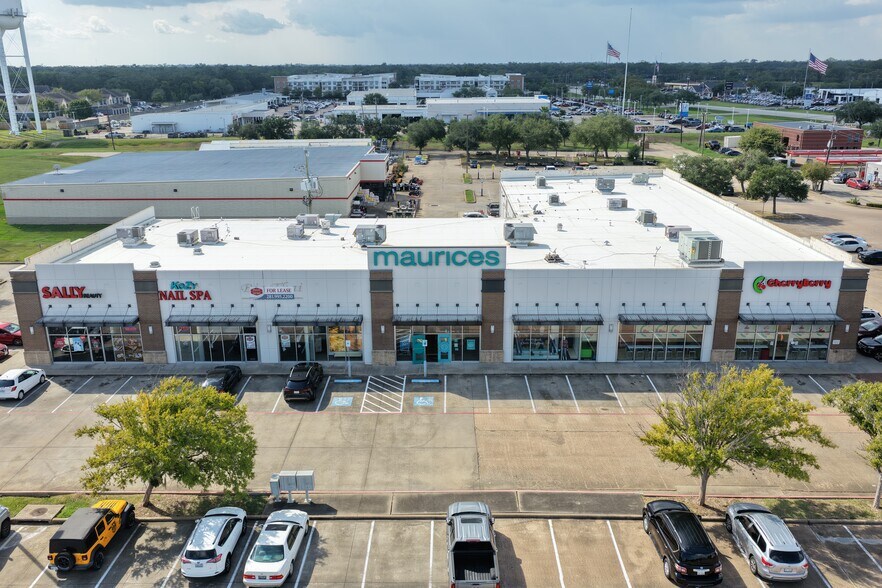 201 Highway 332, Lake Jackson, TX à louer - Photo du bâtiment - Image 3 de 5