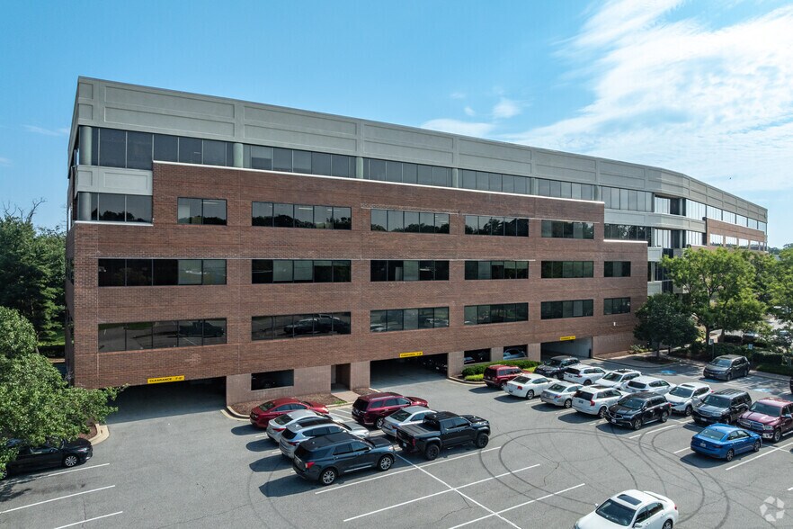 180 Admiral Cochrane Dr, Annapolis, MD à louer - Photo du bâtiment - Image 3 de 5