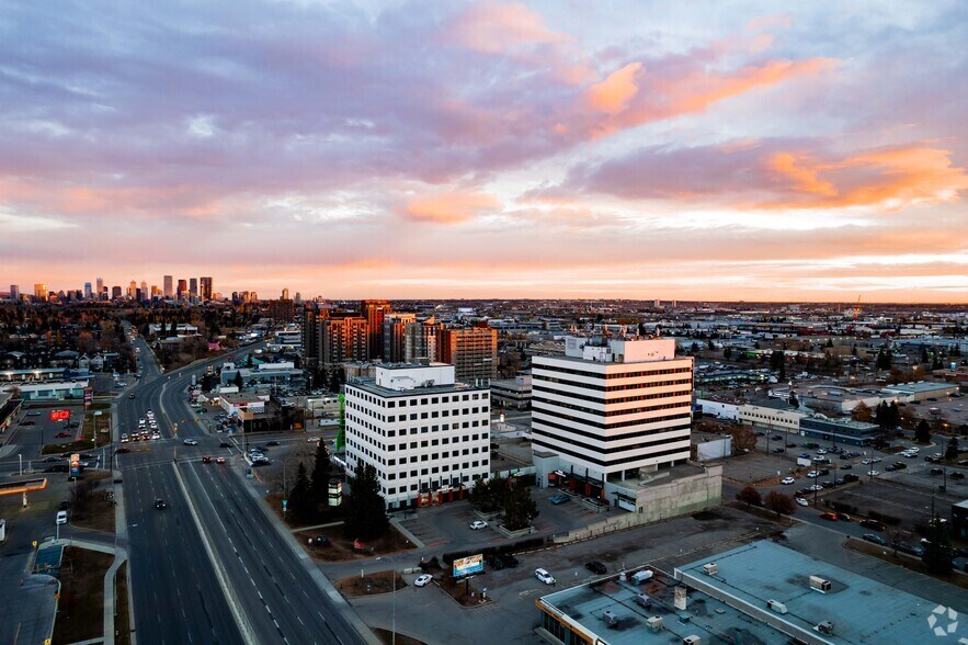 5940 Macleod Trl SW, Calgary, AB à louer - Aérien - Image 3 de 8