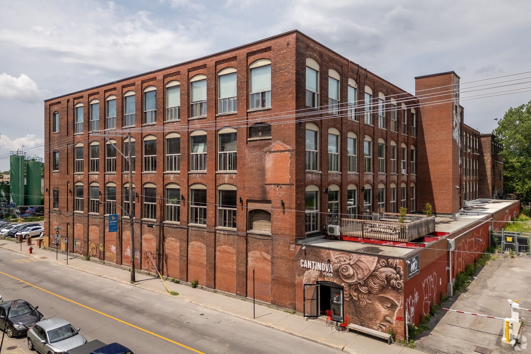 4035 Rue Saint-Ambroise, Montréal, QC for lease Primary Photo- Image 1 of 18