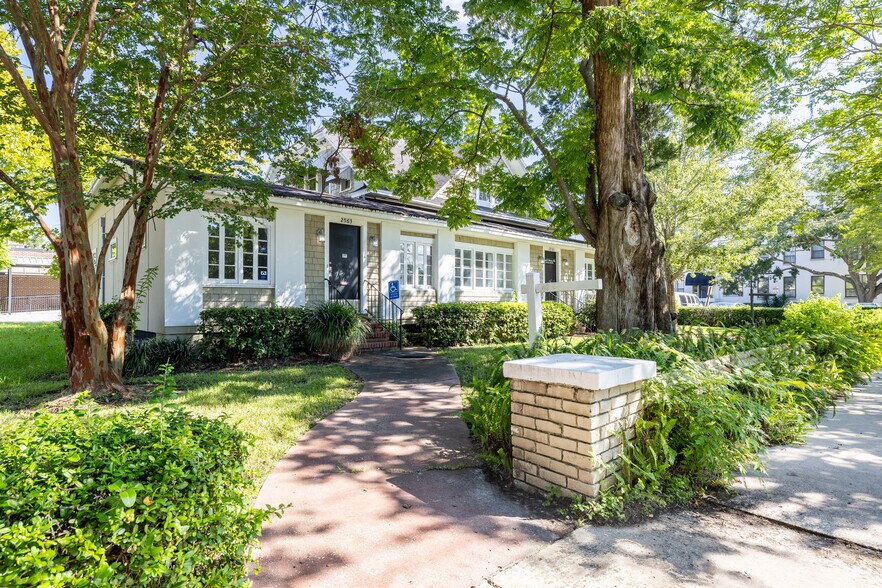 2561 Oak St, Jacksonville, FL à louer - Photo du bâtiment - Image 3 de 7