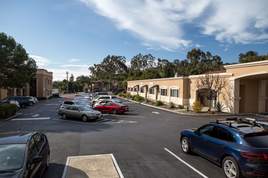 2210 Encinitas Blvd, Encinitas, CA for lease - Building Photo - Image 3 of 10