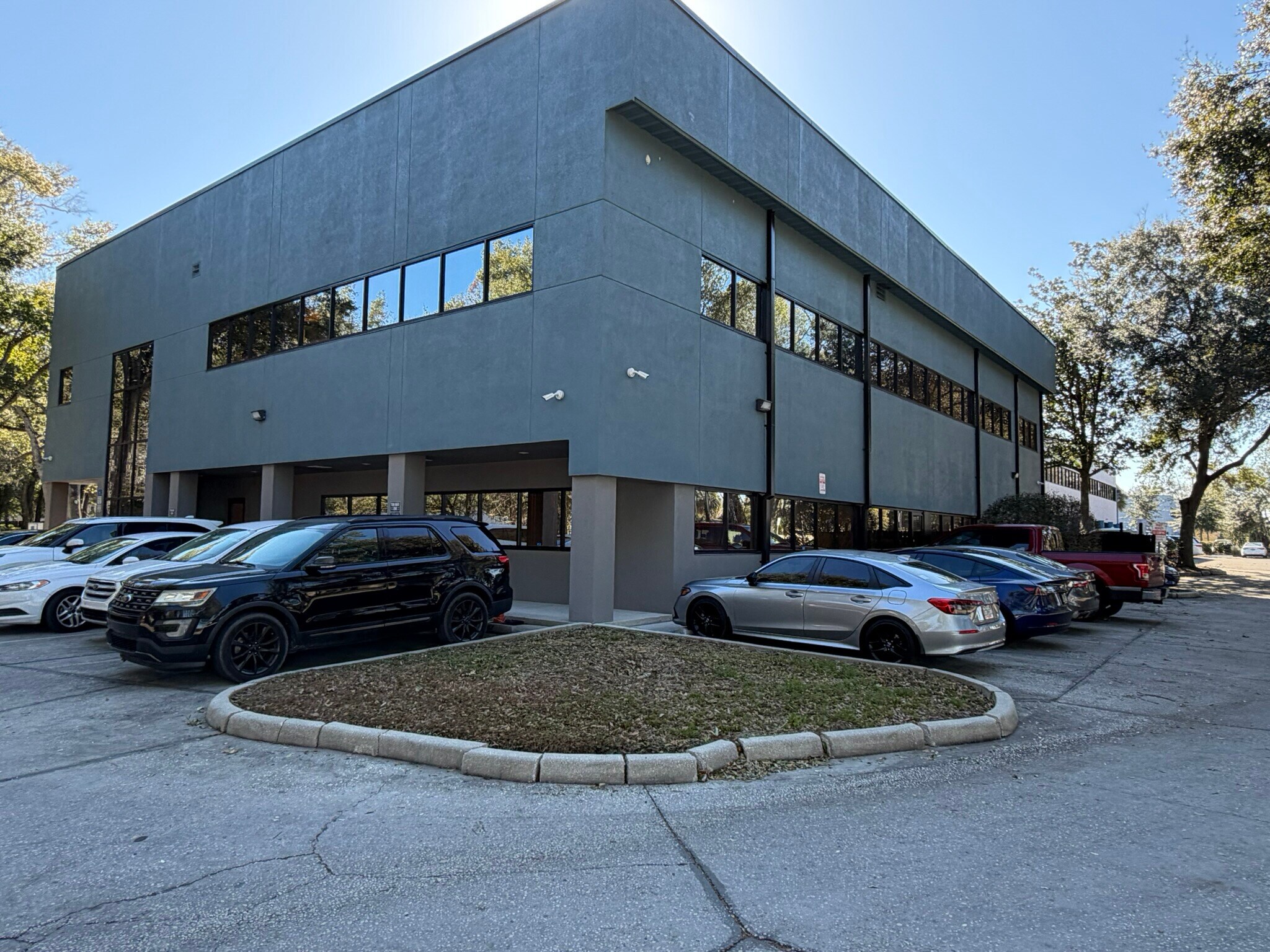 160 N Westmonte Dr, Altamonte Springs, FL à vendre Photo principale- Image 1 de 11