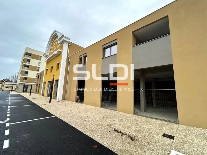 Retail in Gleizé for sale Building Photo- Image 1 of 10