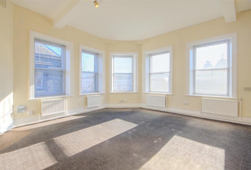 16 Swadford St, Skipton à louer - Photo du bâtiment - Image 2 de 6