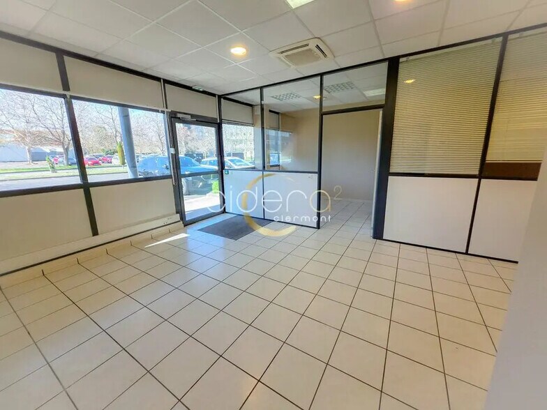 Office in Aubière for lease - Interior Photo - Image 3 of 13