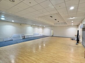 160-162 Cheetham Hill Rd, Manchester à louer Photo intérieure- Image 1 de 3