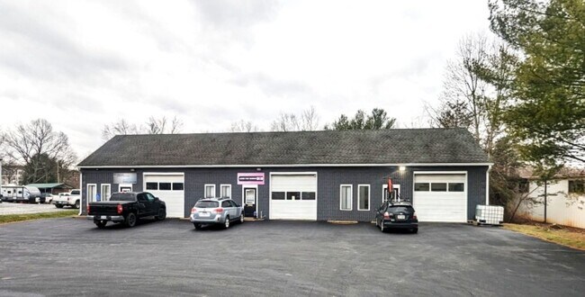 More details for 490 Crowell Ln, Lynchburg, VA - Industrial for Lease