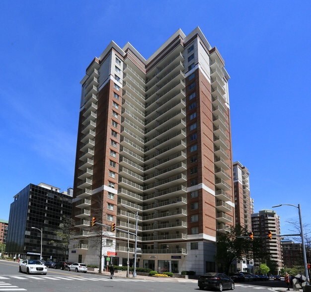 4001 N 9th St, Arlington, VA for lease - Primary Photo - Image 1 of 7