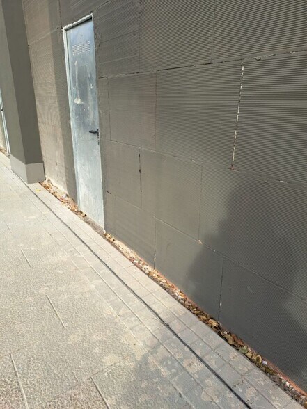 Commerce de détail dans València, Valencia à louer - Photo du bâtiment - Image 3 de 10