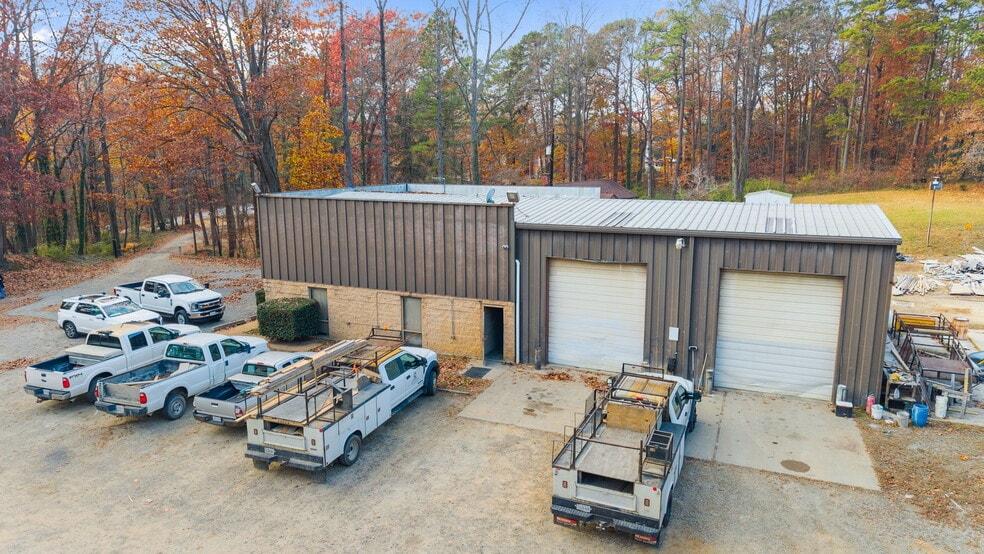 3136 Cogbill Road Portfolio portfolio of 3 properties for sale on LoopNet.ca - Building Photo - Image 2 of 15