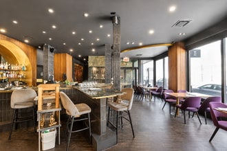 4892-4910 Boul Saint-Laurent, Montréal, QC for lease Interior Photo- Image 2 of 34