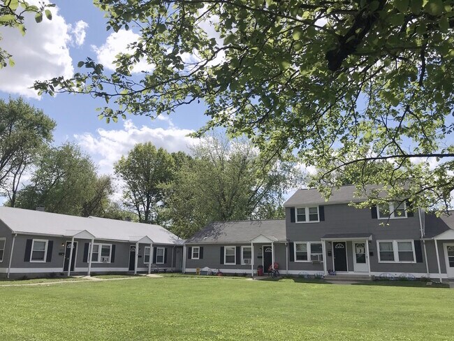 More details for 1917-2011 Sweetbriar Ln, Springfield, OH - Multifamily for Sale