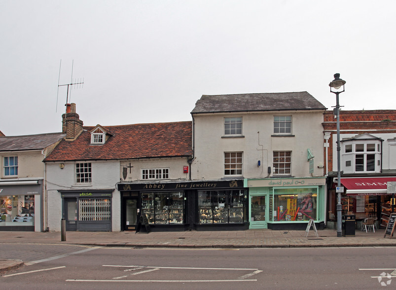 236 High St, Berkhamsted for lease - Building Photo - Image 2 of 3