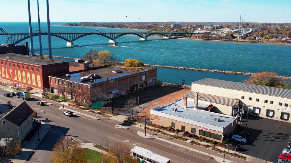 990 Niagara St, Buffalo, NY for sale - Building Photo - Image 2 of 3