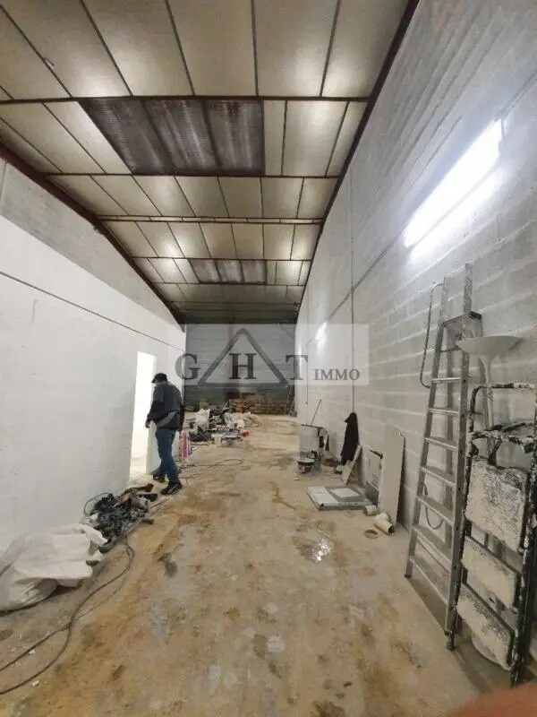 Office in Stains for lease Interior Photo- Image 1 of 7