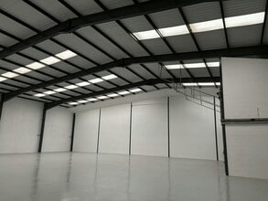 Victoria Rd, London for lease Interior Photo- Image 1 of 2