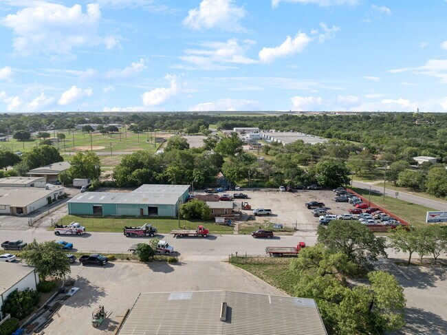 Plus de détails pour 100 Pecan Dr, Schertz, TX - Industriel à vendre