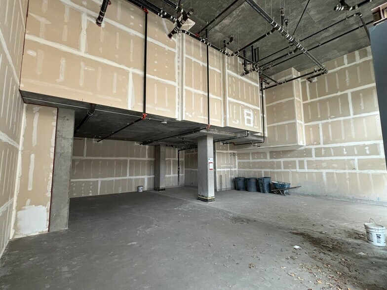28 N Almaden Ave, San Jose, CA à louer - Photo du bâtiment - Image 2 de 12