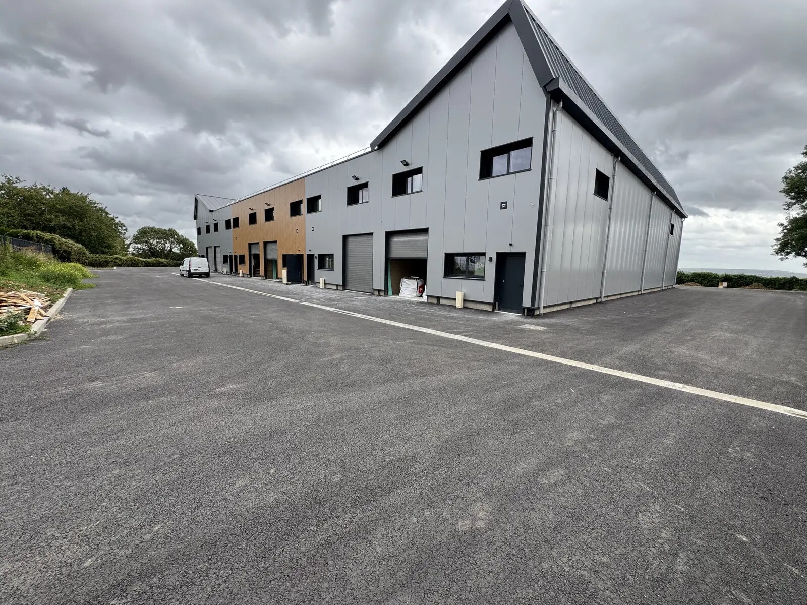 Flex in Hérouville-en-Vexin for lease Building Photo- Image 1 of 14
