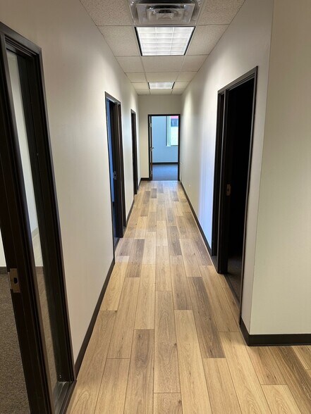 1050 Post And Paddock St, Grand Prairie, TX à louer - Photo intérieure - Image 3 de 8