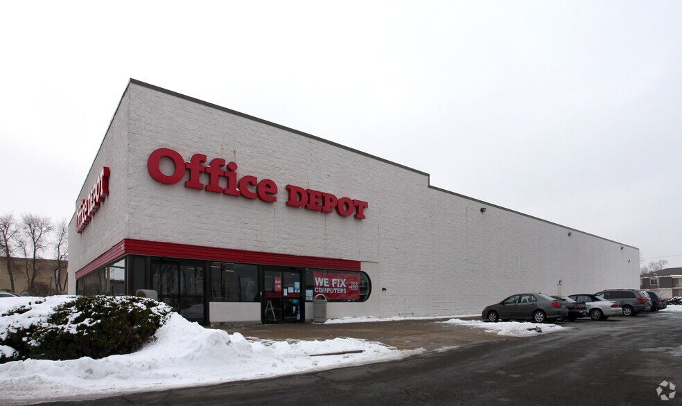 1276 US Hwy 31 N, Greenwood, IN à vendre - Photo du bâtiment - Image 2 de 3