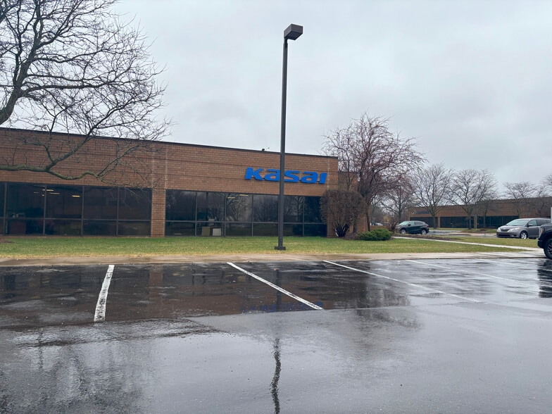 1875 Research Dr, Troy, MI for lease - Building Photo - Image 1 of 7
