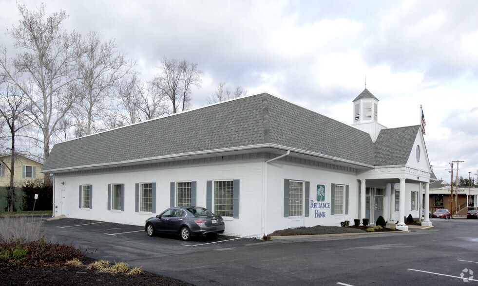 11781 Manchester Rd, Des Peres, MO à louer - Photo du bâtiment - Image 2 de 3