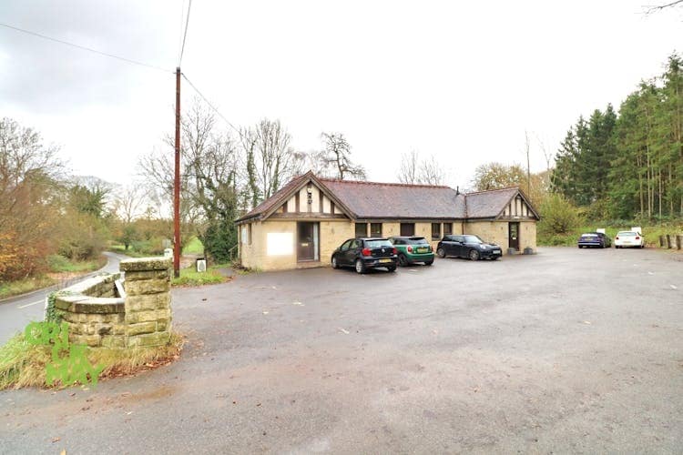 Borde Hill Ln, Haywards Heath à louer - Photo du bâtiment - Image 2 de 3