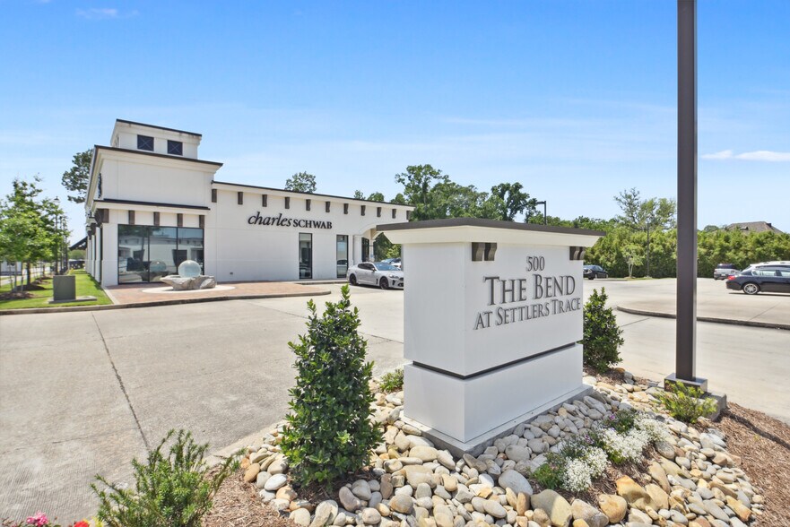 500 Settlers Trace Blvd, Lafayette, LA à louer - Photo du bâtiment - Image 2 de 15
