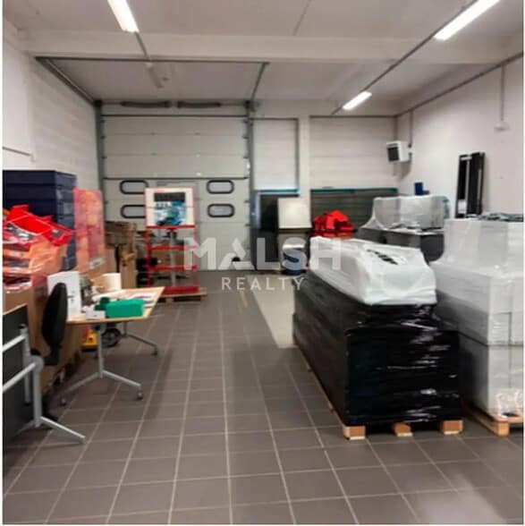 Office in Villefontaine for lease - Interior Photo - Image 2 of 6