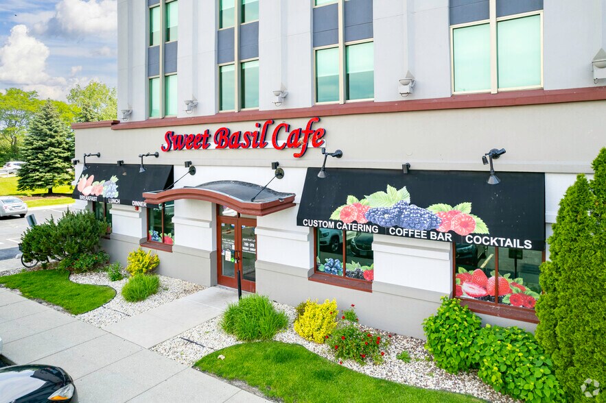 5204 Old Orchard Rd, Skokie, IL for lease - Building Photo - Image 2 of 5