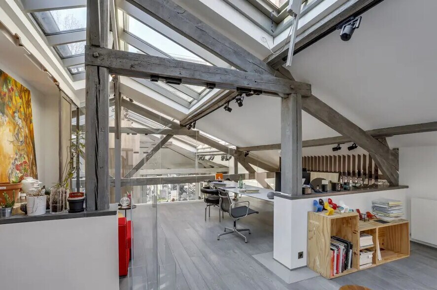 Bureau dans Suresnes à vendre - Photo du bâtiment - Image 1 de 9