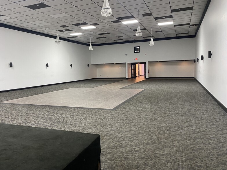 6200 Memorial Dr, Stone Mountain, GA for lease - Building Photo - Image 3 of 5