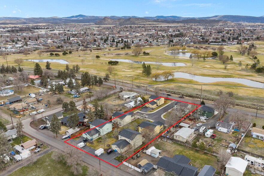 Prineville 6 Duplex Portfolio portefeuille de 1 propriétés à vendre sur LoopNet.ca - Photo du bâtiment - Image 3 de 18