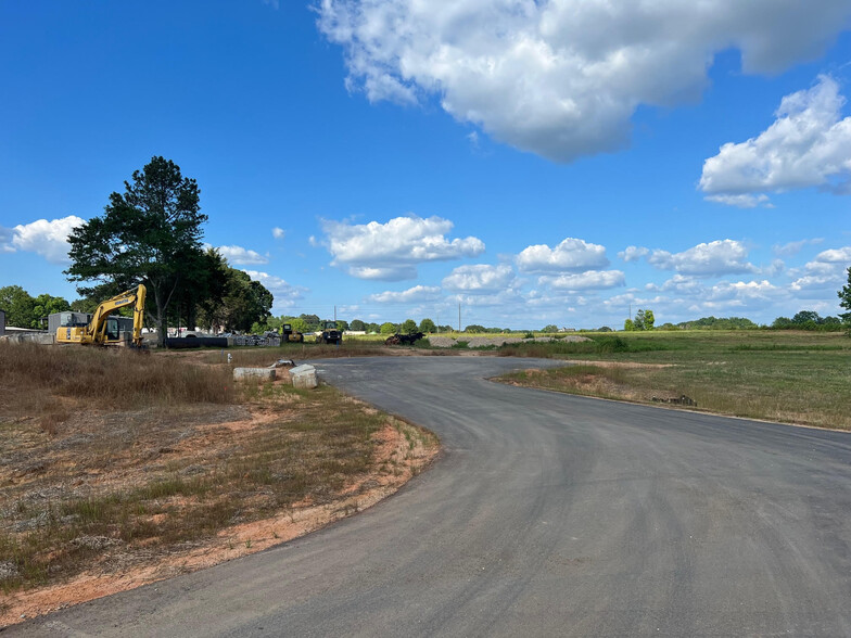 Lot 10 Commerce Drive Industrial park, Madison, GA for sale - Building Photo - Image 2 of 3