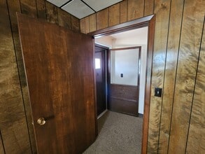 10001 York Theta Dr, North Royalton, OH for lease Interior Photo- Image 2 of 4
