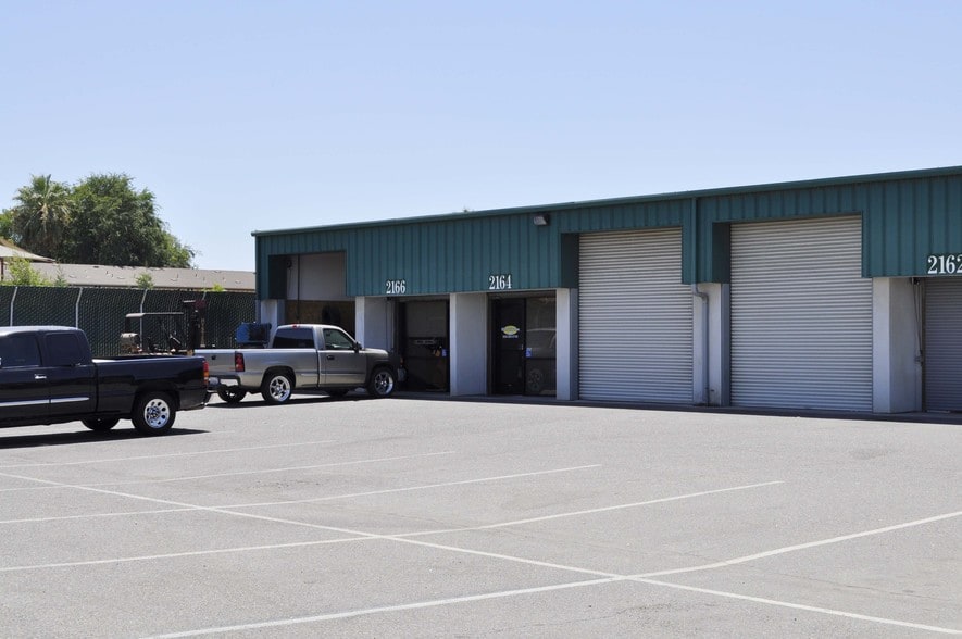 2158-2168 N Pleasant Ave, Fresno, CA for lease - Building Photo - Image 2 of 3