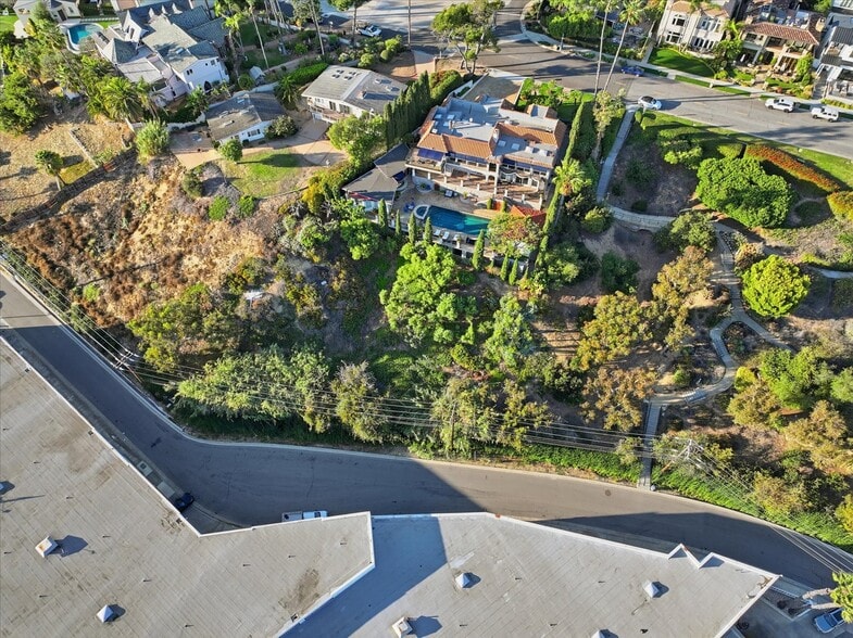Avon St, Newport Beach, CA for sale - Building Photo - Image 3 of 9