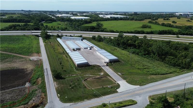 7557 NW Cookingham Dr, Kansas City, MO for sale Primary Photo- Image 1 of 11