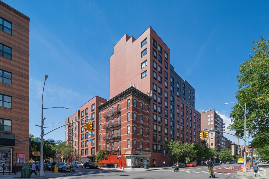 751 E 6th St, New York, NY à louer - Photo principale - Image 1 de 6